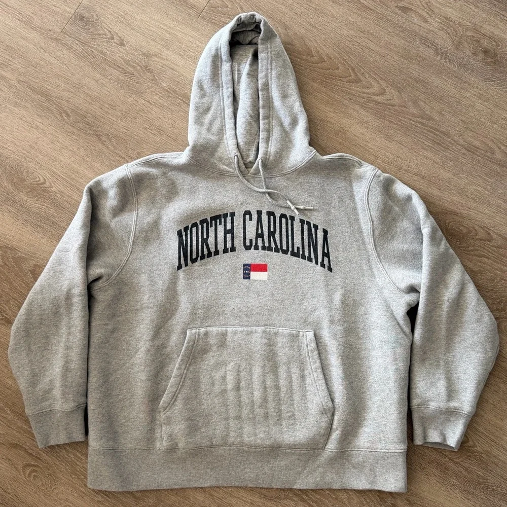 North Carolina Hoodie XXL Gray Collegiate Graphic Pullover Sweatshirt - Picture 3 of 9